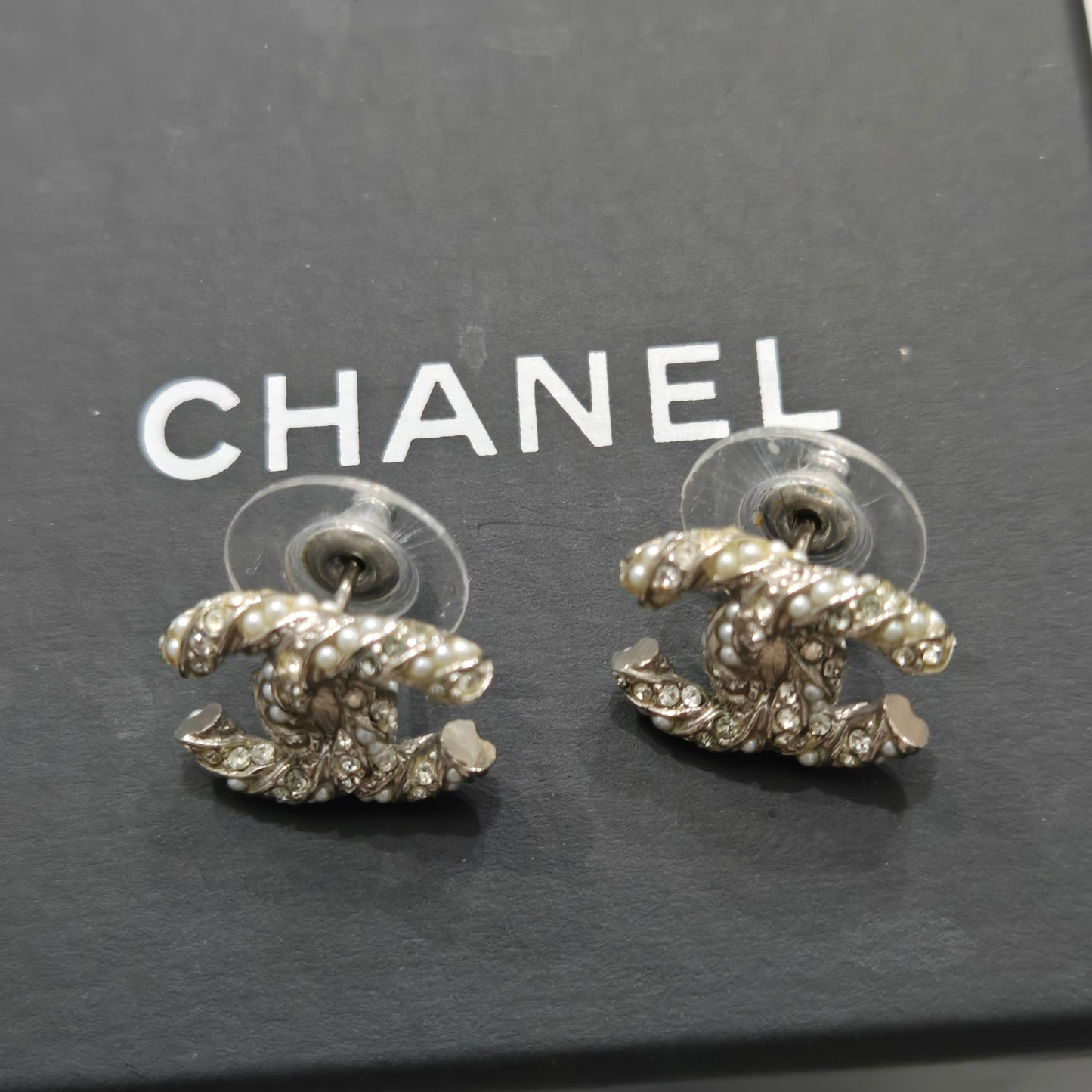 CHANEL earrings Coco Mark CC rhinestone pearl motif 18
