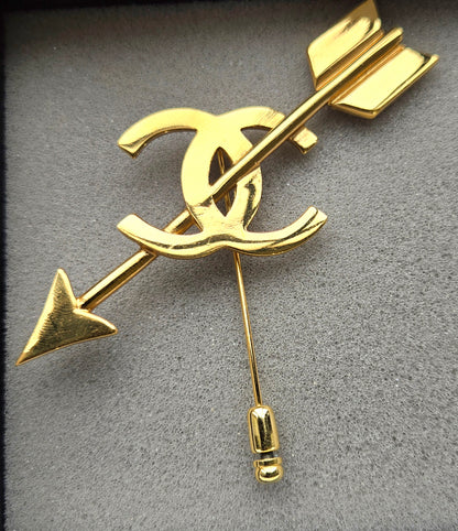 #157 - Vintage Chanel Gold-Plated Interlocking CC Arrow Stick Pin Brooch