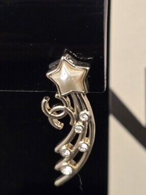 #147 CHANEL Star CC Earrings Silver, 2016 pierced - AUTHENTIC CHANEL