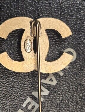 #150 - Chanel Coco Mark Brooch 00 S, Gold Plated, Faux Pearl - Vintage