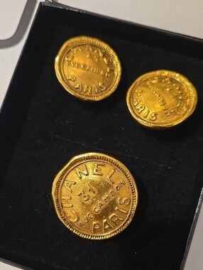 #151 - RARE CHANEL Vintage 31 Rue Cambon Earring and Brooch Set - mint condition
