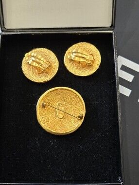 #151 - RARE CHANEL Vintage 31 Rue Cambon Earring and Brooch Set - mint condition