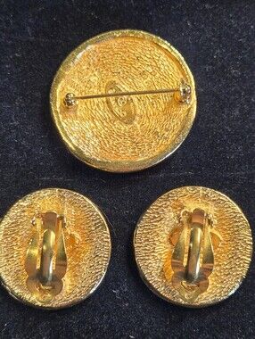 #151 - RARE CHANEL Vintage 31 Rue Cambon Earring and Brooch Set - mint condition