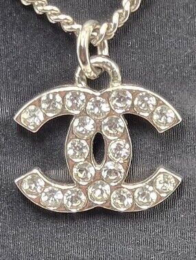 #1109 - Chanel Coco Mark F2012W Necklace with GP/Rhinestones Color: Silver