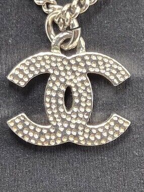 #1109 - Chanel Coco Mark F2012W Necklace with GP/Rhinestones Color: Silver