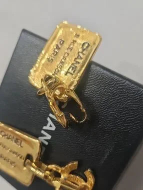 146 - Chanel earrings TAG EARRINGS , Coco Mark, GP plated, gold - CLIP