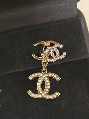 #148 - Chanel Triple CC Crystal/Pearl Earrings Light Gold/Silver 21B- AUTHENTIC