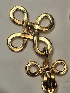 #152 CHANEL Gold Plated Earrings Clip/Vintage