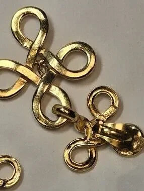 #152 CHANEL Gold Plated Earrings Clip/Vintage