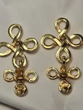 #152 CHANEL Gold Plated Earrings Clip/Vintage