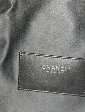 RARE CHANEL 25 MEDIUM - SILVER/GOLD HARDWARE, lamb leather