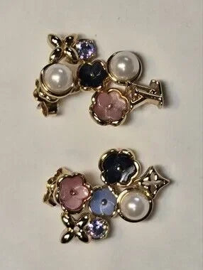 #153 - Louis Vuitton LV Botanica White Resin Pearl Earrings (Model: M01642)