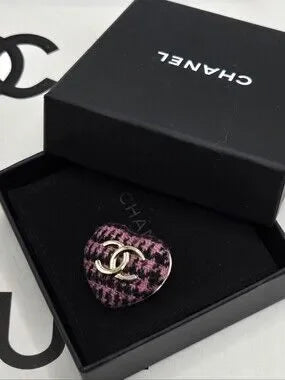 #170 - CHANEL 2022 Tweed Heart Brooch Black & PINK