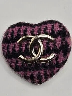 #170 - CHANEL 2022 Tweed Heart Brooch Black & PINK