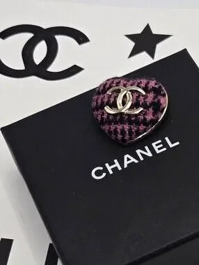 #170 - CHANEL 2022 Tweed Heart Brooch Black & PINK
