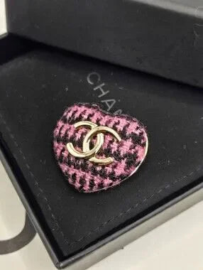#170 - CHANEL 2022 Tweed Heart Brooch Black & PINK