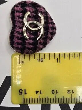 #170 - CHANEL 2022 Tweed Heart Brooch Black & PINK