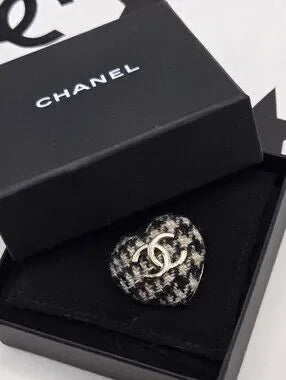 #169 - CHANEL 2022 Tweed Heart Brooch Black & Beige