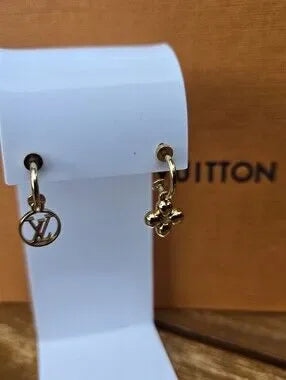 #118 - Louis Vuitton Earrings Blooming M64859 Monogram Flower LV Circle Gold