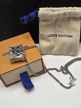 131 - LOUIS VUITTON M00527 Monogram LV Trunk Charm Pendant