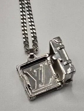 131 - LOUIS VUITTON M00527 Monogram LV Trunk Charm Pendant